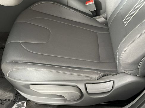 Used 2022 Hyundai Elantra SEL FWD image 12