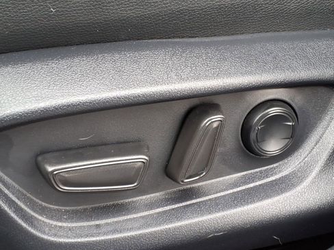 Used 2025 Toyota Camry SE w/ Multimedia Upgrade Package image 14