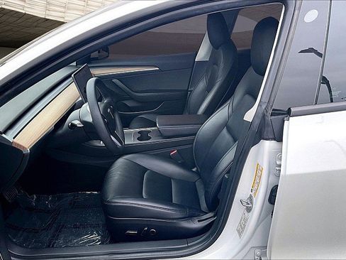 Used 2021 Tesla Model 3 Standard Range Plus image 24