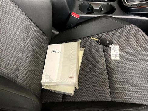 Used 2021 Kia Soul LX FWD image 33