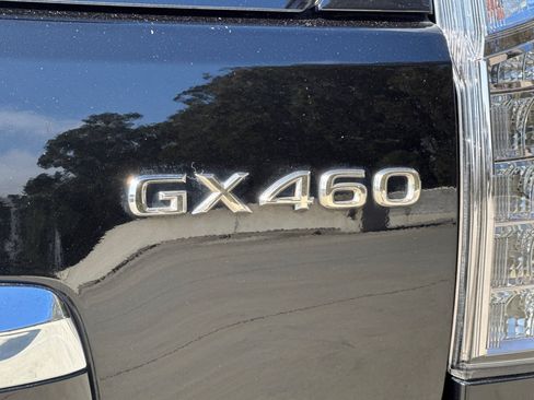 Used 2018 Lexus GX 460 Premium w/ Premium Package AWD/4WD image 30