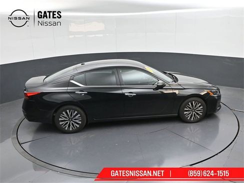 Used 2024 Nissan Altima 2.5 SV image 40