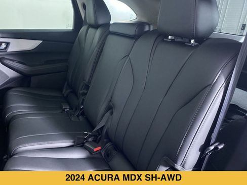 Used 2024 Acura MDX SH-AWD image 13