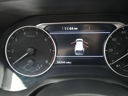 Used 2024 Nissan Rogue SV AWD/4WD image 16