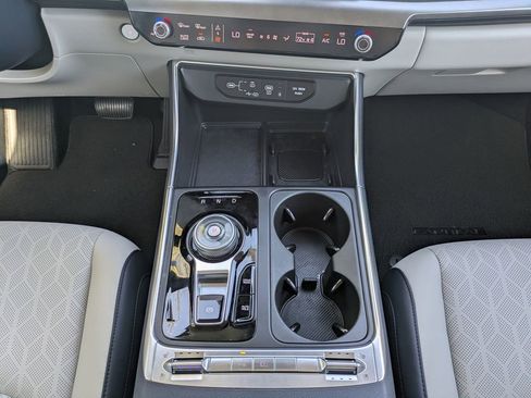 Used 2025 Kia Carnival SX w/ SX Dark Edition Package image 19