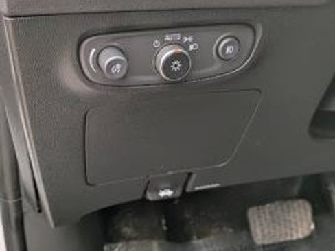 Used 2023 Buick Encore GX Essence image 19