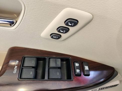 Used 2013 Toyota Venza Limited w/ Preferred Accessory Pkg #1 image 15