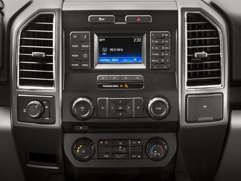 Used 2016 Ford F150 XLT w/ Equipment Group 302A Luxury RWD image 8