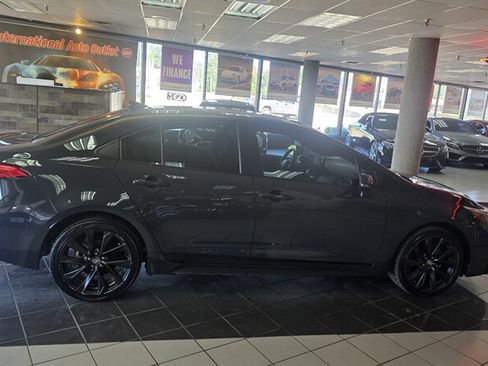 Used 2024 Toyota Corolla SE FWD image 4