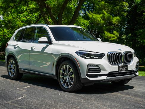 Used 2019 BMW X5 xDrive40i w/ Convenience Package AWD/4WD image 3