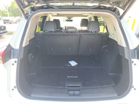 Certified 2024 Nissan Rogue SL w/ SL Premium Package image 13