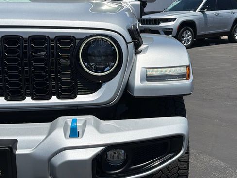 Used 2024 Jeep Wrangler High Altitude AWD/4WD image 13