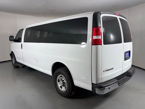 Used 2023 Chevrolet Express 3500 LT w/ LT Preferred Equipment Group RWD image 8