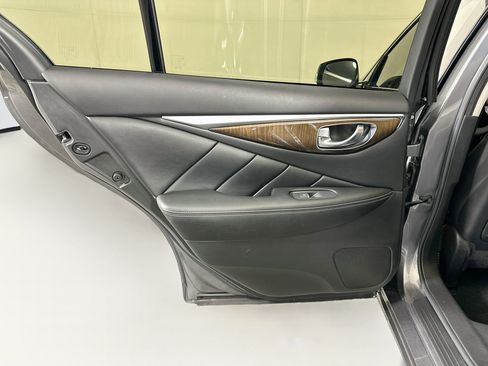 Used 2018 INFINITI Q50 Luxe w/ Essential Package (3.0T Luxe) RWD image 27