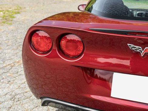 Used 2007 Chevrolet Corvette Coupe w/ Preferred Equipment Group RWD image 94