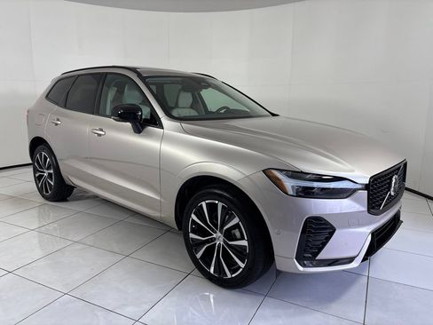 Used 2023 Volvo XC60 B5 Plus w/ Protection Package Premier AWD/4WD image 7