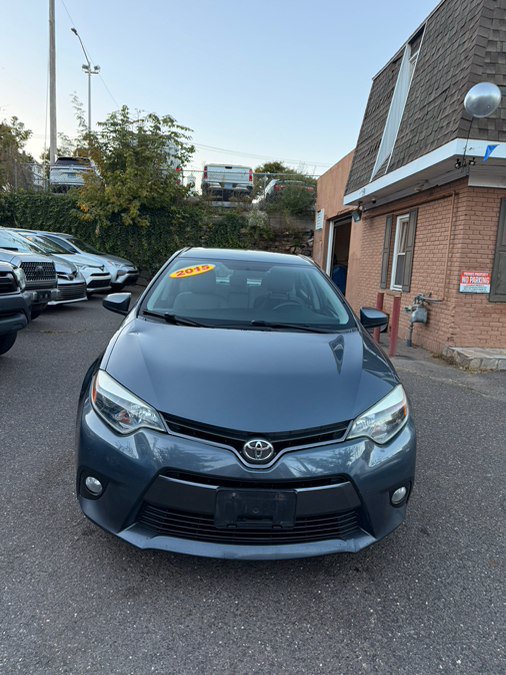 Used 2015 Toyota Corolla LE FWD image 1