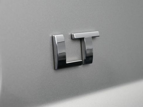 Used 2020 Chevrolet Suburban LT image 39