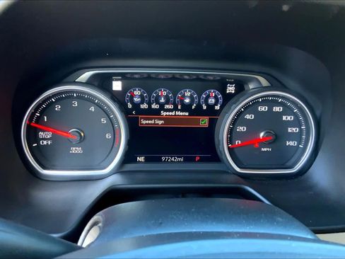 Used 2021 Chevrolet Tahoe Premier w/ Premium Package image 23