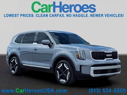 Used 2024 Kia Telluride EX w/ EX Captain's Chair Package