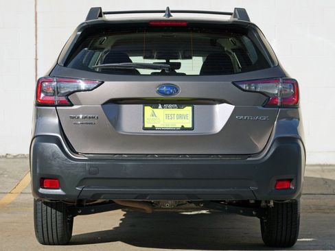 Used 2024 Subaru Outback Premium AWD/4WD image 10