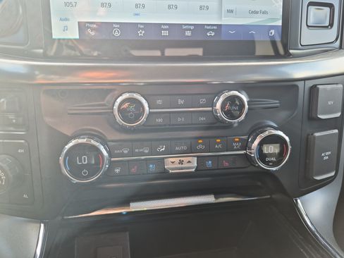 Used 2021 Ford F150 Lariat w/ Equipment Group 502A High AWD/4WD image 21