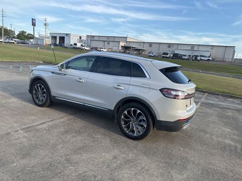 Used 2022 Lincoln Nautilus Reserve FWD image 10