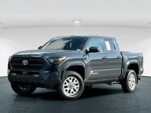 Used 2024 Toyota Tacoma SR5 AWD/4WD image 2