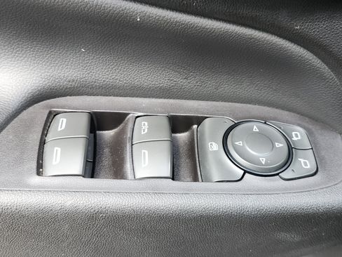 Used 2018 Chevrolet Equinox LT FWD image 13