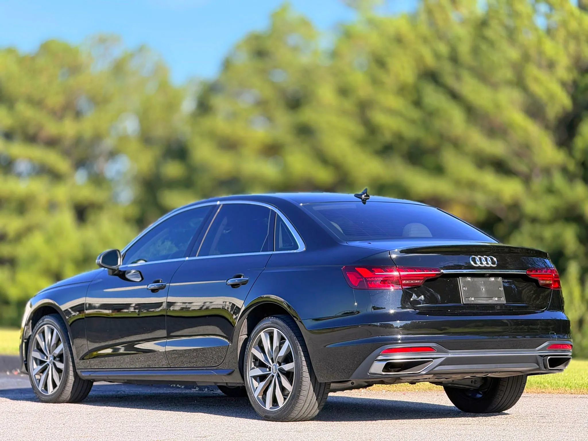Used 2020 Audi A4 2.0T Premium w/ Convenience Package FWD image 8
