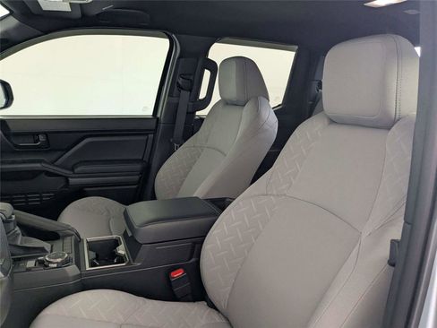 Certified 2024 Toyota Tacoma SR5 AWD/4WD image 13
