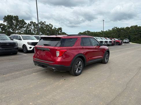 Used 2022 Ford Explorer XLT w/ Equipment Group 202A RWD image 3