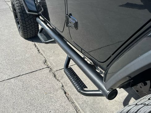 Used 2018 Jeep Wrangler Unlimited Sahara image 11