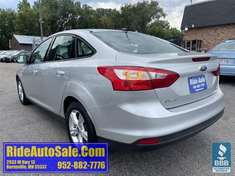 Used 2013 Ford Focus SE w/ SE Winter Pkg FWD image 7