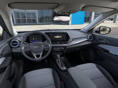 New 2026 Chevrolet Trax LT w/ Sunroof Package FWD image 15