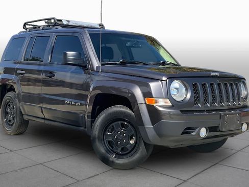 Used 2017 Jeep Patriot Sport AWD/4WD image 3