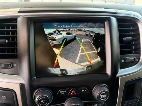 Used 2017 RAM 2500 SLT w/ Luxury Group AWD/4WD image 12