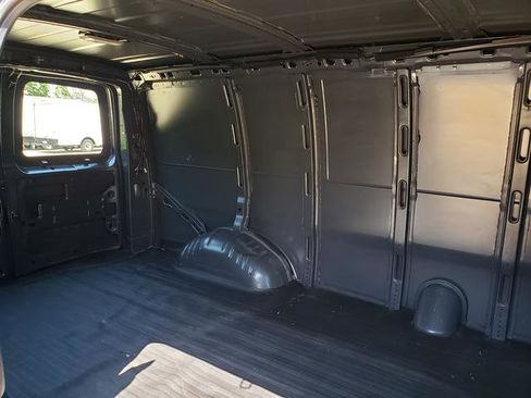 Used 2014 Chevrolet Express 1500 RWD image 13