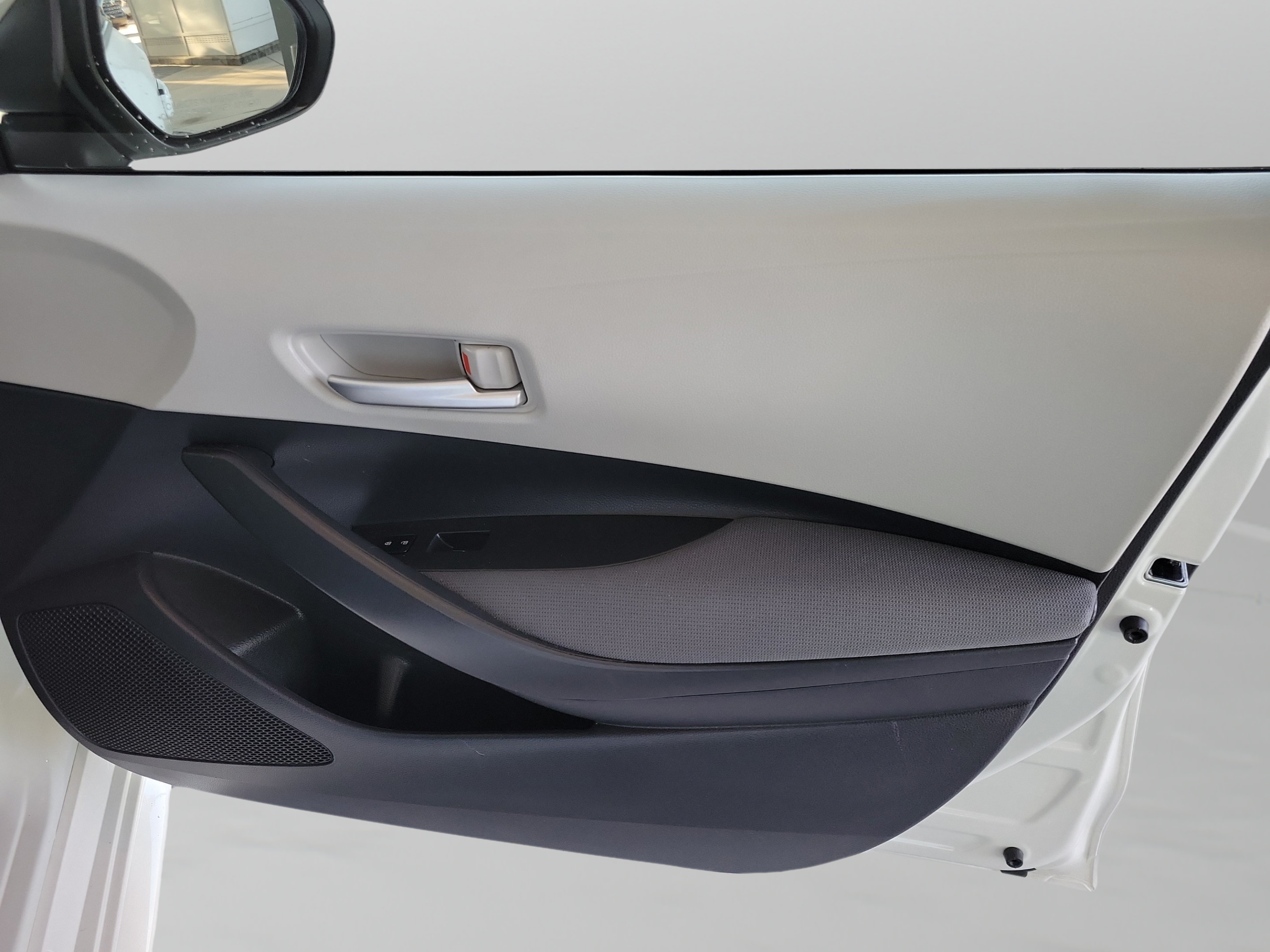 Used 2020 Toyota Corolla LE FWD image 24