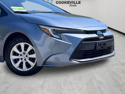 Used 2024 Toyota Corolla LE FWD image 3