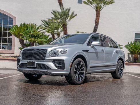 Used 2023 Bentley Bentayga Extended Wheelbase AWD/4WD image 1