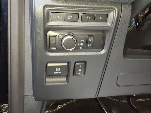 Used 2022 Ford F150 Lightning Lariat image 13