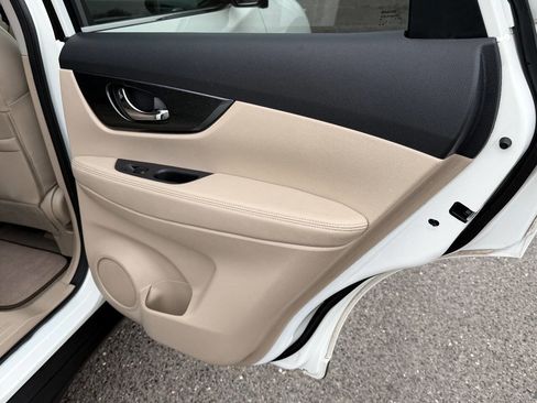 Used 2014 Nissan Rogue SL image 28