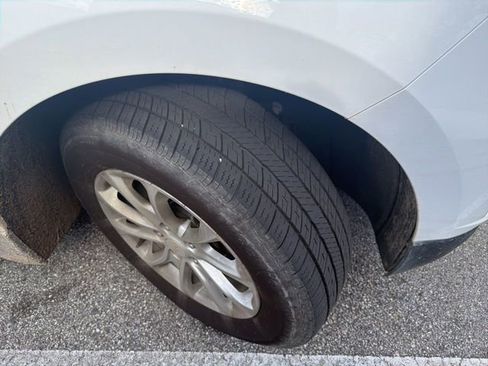 Used 2020 Chevrolet Equinox LT image 8