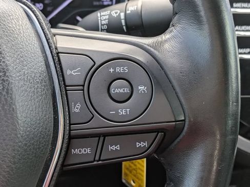 Used 2020 Toyota Camry SE FWD image 24