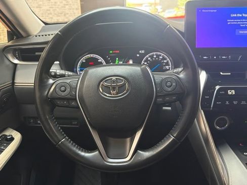 Used 2024 Toyota Venza XLE AWD/4WD image 18