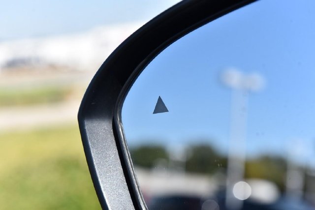 Used 2025 Nissan Kicks S FWD image 9