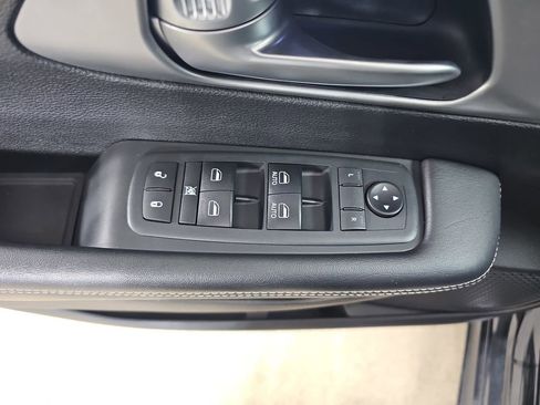 Used 2018 Chrysler Pacifica Touring Plus w/ S Appearance Package image 34