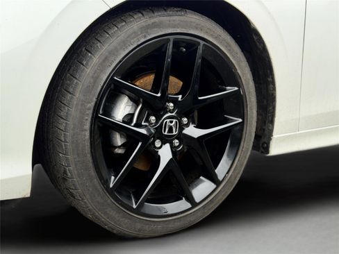 Used 2025 Honda Civic Sport image 27