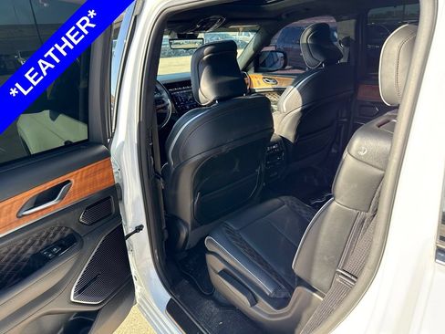 Used 2024 Jeep Grand Cherokee L Summit AWD/4WD image 7